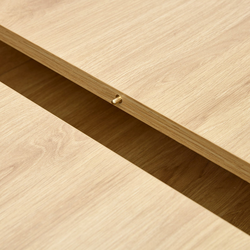 Une table de salle à manger extensible avec espace de rangement, Natural Wood