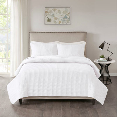 3 Piece Reversible Quilt Set