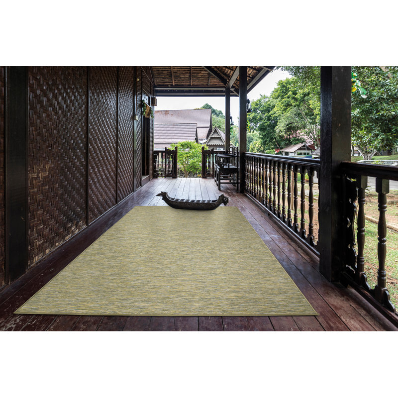 Tapis vert uni d'intérieur et d'extérieur pour le salon, le patio ou la terrasse Sundance, Rectangle 5 pi 3 po x 7 pi