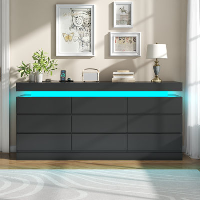 Commode 9 tiroirs noire pour chambre à coucher avec station de charge et lumières DEL