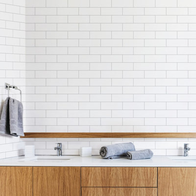 Villeneuve Peel & Stick Brick Roll