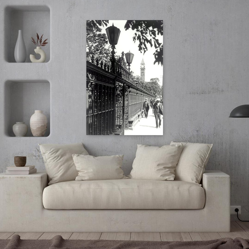 Marcher, architecture abstraite, art urbain, H 36 po x l 24 po