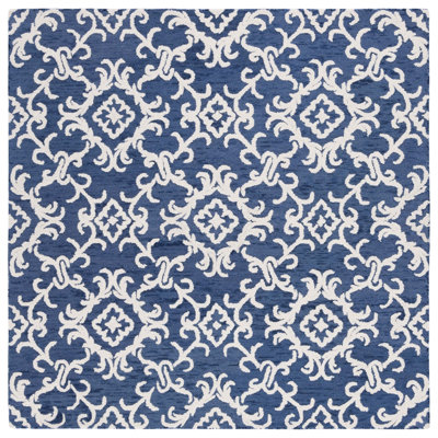 Vicksburg Blossom 104 Area Rug In Navy / Ivory