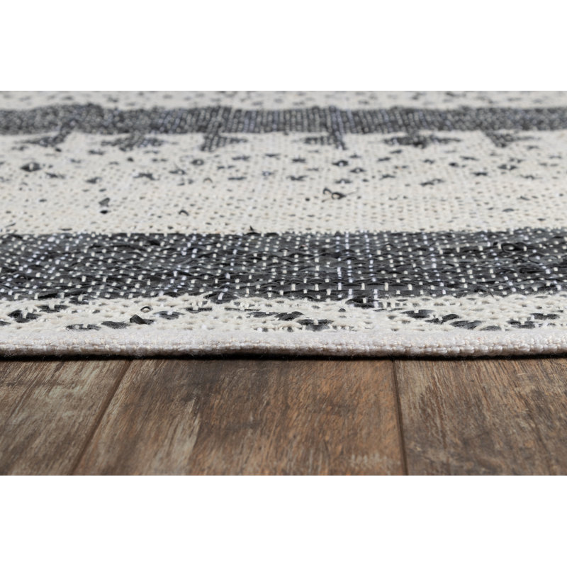 Stengel Geometric Indoor / Outdoor Rug, Rectangle 2' x 3'