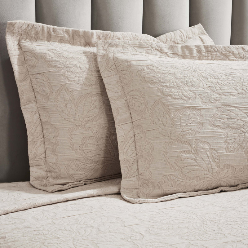 Hibiscus 100% Cotton Dual-Tone Matelassé Floral Bedspread Set , Queen + 2 Shams, Blush