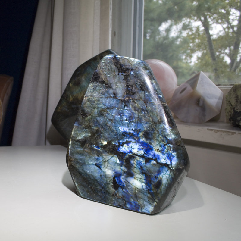 Labradorite angulaire Asahn