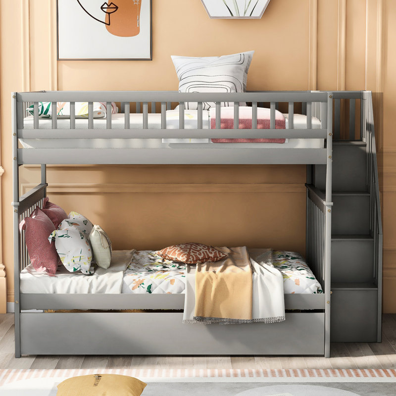 Lit superposé double avec lit gigogne et escalier, construction en bois de pin massif gris, 3 lits flexibles, rangement supplémentaire, chemin de montée sécuritaire, structure d'escalier double / complète fournie avec assemblage simple, option