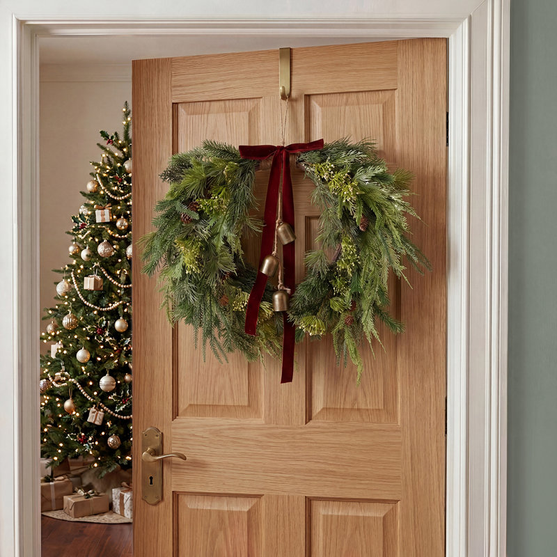 Plastic 55 cm Artificial Wreath