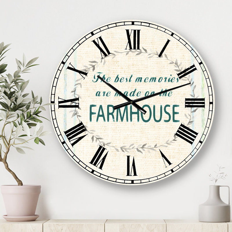 Farmhouse Florals XV - Horloge murale Farmhouse, Moyen, Jaune