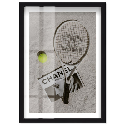 «Game of Fashion I Shadowbox Print», photographie de mode par Notoriart, cadre noir, 20 x 30
