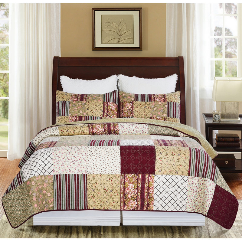 Arlo Cotton Reversible Quilt Set, King Quilt + 2 Shams
