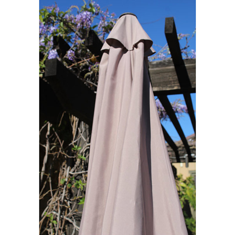 Parasol de patio en aluminium 7 1/2 pieds à manivelle et inclinable, Kaki clair