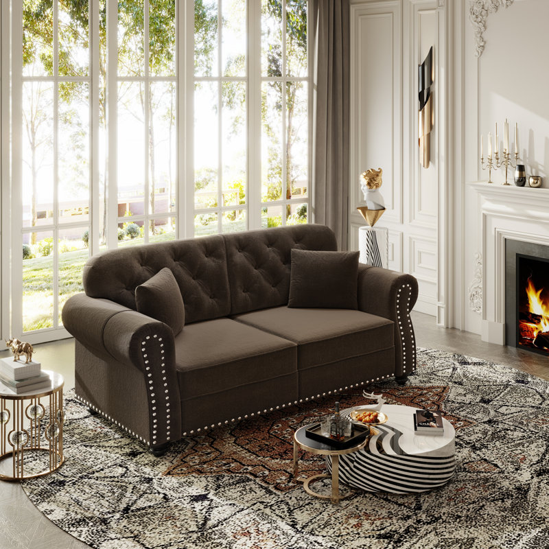 Canapé Chesterfield de 63 po avec garniture cloutée et accoudoirs roulés, Brun
