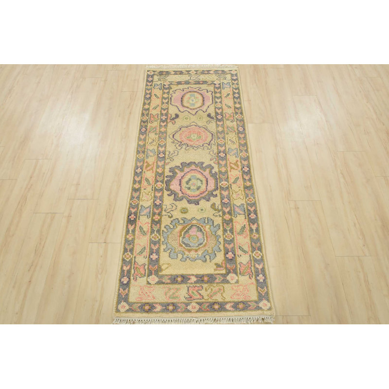 Tapis blanc unique de 2 pi 6 po x 6 pi 1 po