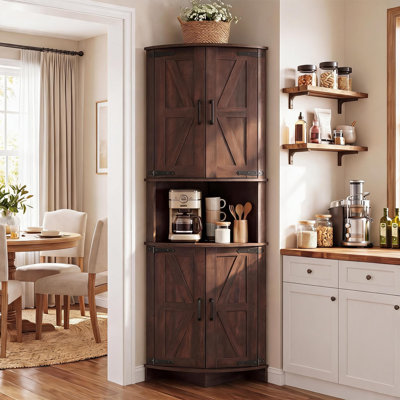 Grand garde-manger de coin autoportant peu encombrant, armoire de rangement rustique mince avec porte de style grange, rangement moderne pour la cuisine, la salle de bain et le salon, brun