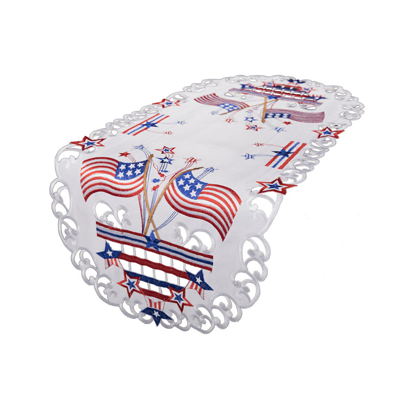 Chemin de table nappe brodée star, L 34 po x l 15 po