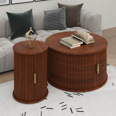 Ensemble de tables basses de style Mid-Century avec porte tambour coulissante, table de bout ronde cannelée avec rangement