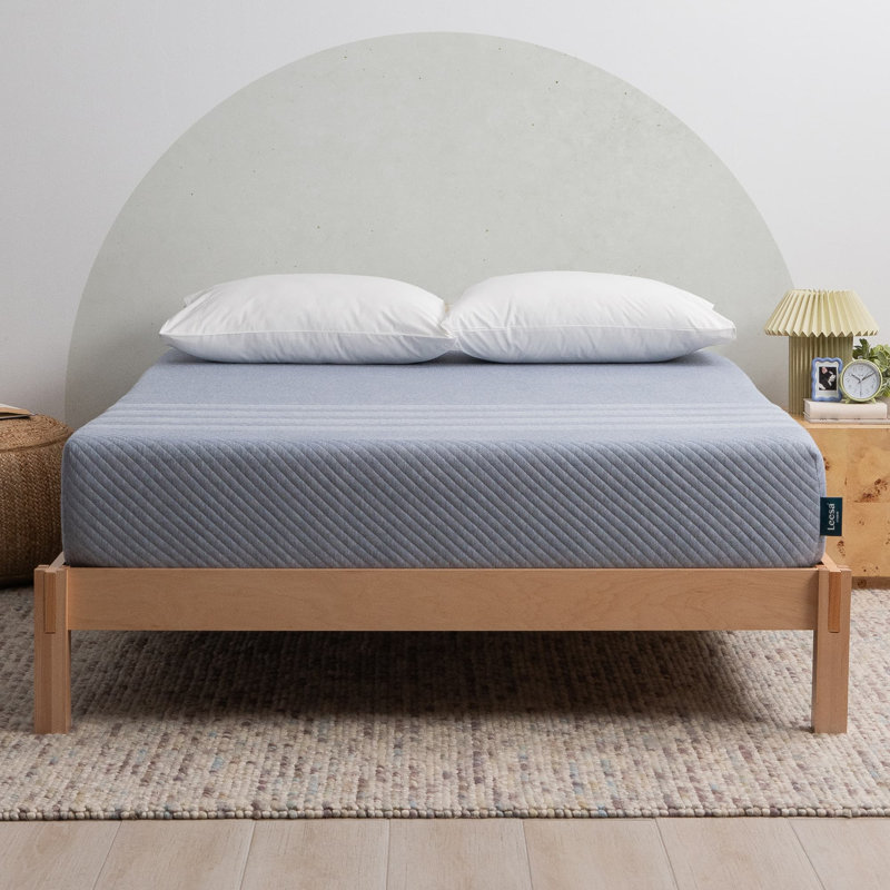 Matelas en mousse à mémoire de forme moyenne de 10 po Leesa Studio, Très grand lit
