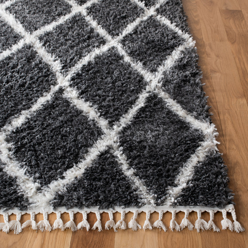 Chouchanik Geometric Hand Woven Area Rug, Rectangle 183 x 274 cm