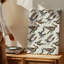 La toile crée un motif sans couture mettant en vedette une variété d'oiseaux stylisés en vol mettant en vedette des lignes complexes et des toiles détaillées-438356548