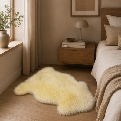Spofford Premium Sheepskin Cream Accent Rug
