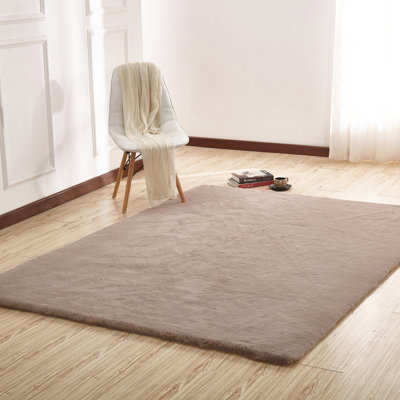 Tapis de zone brune tissé à la main en faux fourrure moka Lindenberg