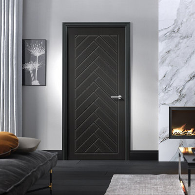 Porte standard à panneaux en bois manufacturé