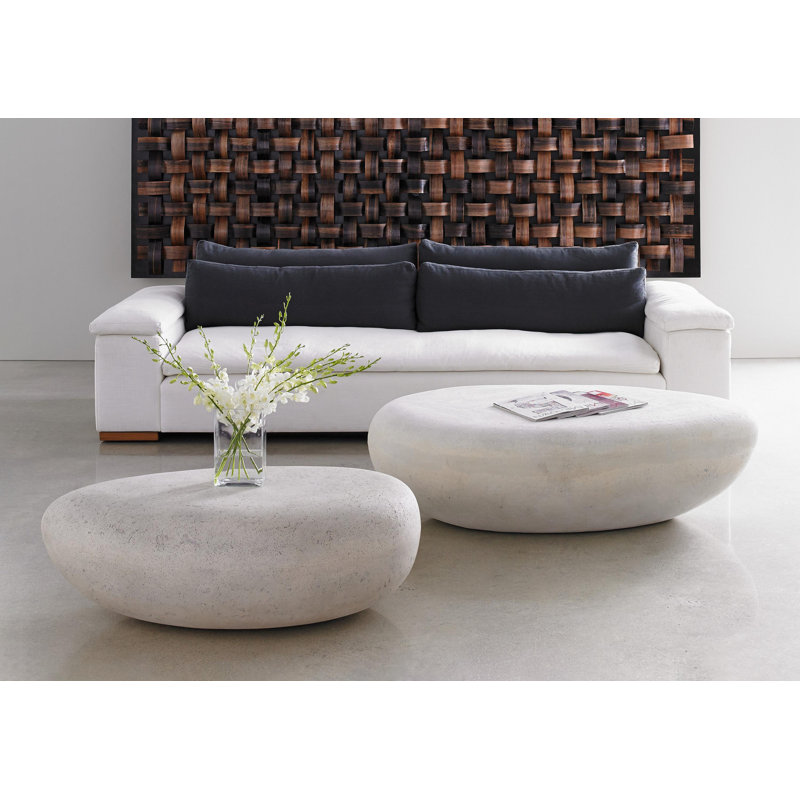  Table basse River Stone, H 14 po x L 42 po x l 26 po, Pierre romaine