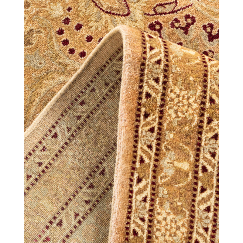 Tapis unique beige / rouge / ivoire 6 pi 1 po x 9 pi Mogul