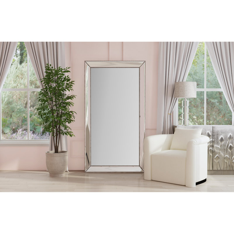 Miroir rectangulaire biseauté pleine longueur Ashley Leaner
