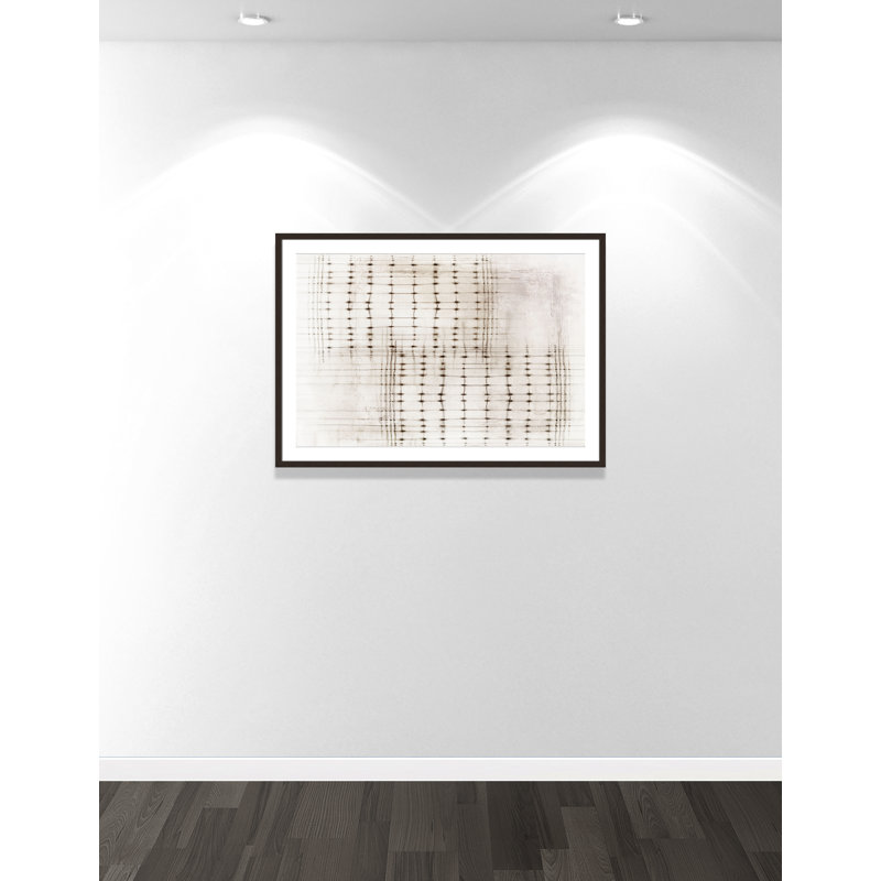 «Intersecting Lines in Quiet Neutralité I - Version paysage» par , Noyer à grain ouvert, L 41,5 po x H 29,5 po, Imprimé mat