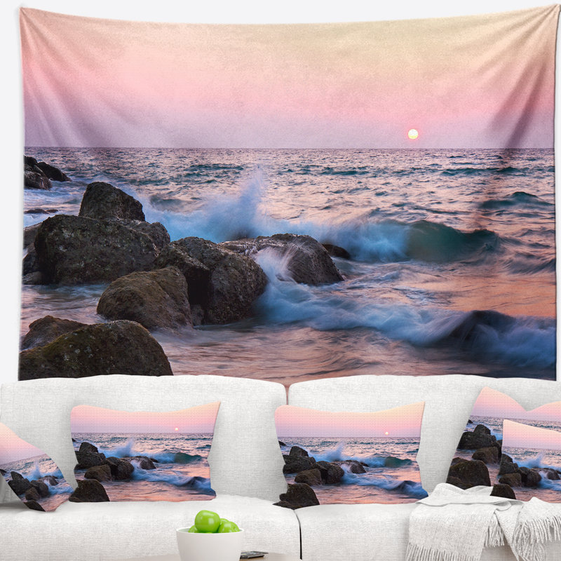 Tapisserie Seashore, côte rocheuse avec vagues en mousse, H 68 po x l 80 po