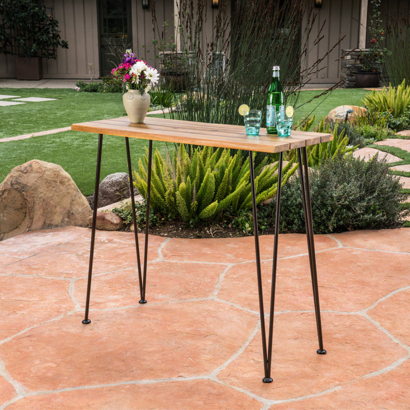 Table d'extérieur en bois - avec finition et support de bar industriel rustique en fer pour une utilisation durable