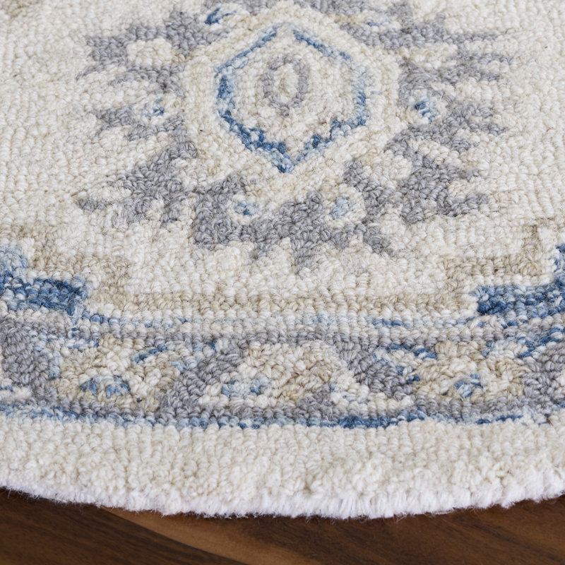 Cremont Hand Tufted Wool Cotton Oriental Rug in Ivory/Navy, Round 5'