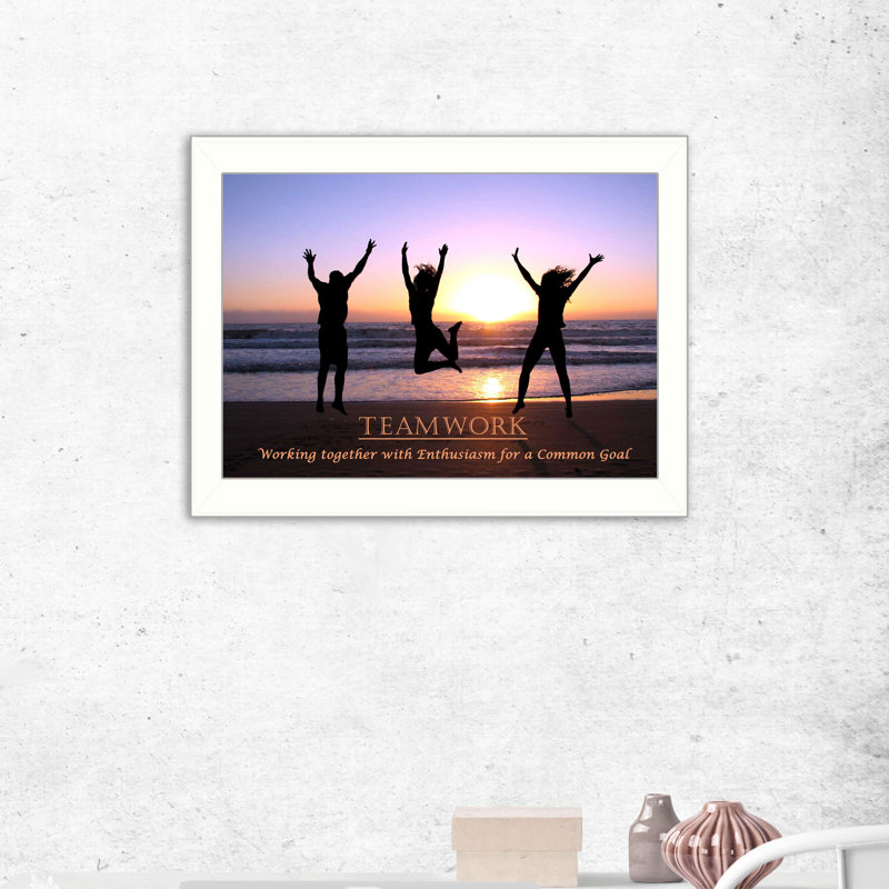 Teamwork par Millwork Engineering - Reproduction de photo sur papier encadrée, H 16 po x l 20 po x P 1,5 po