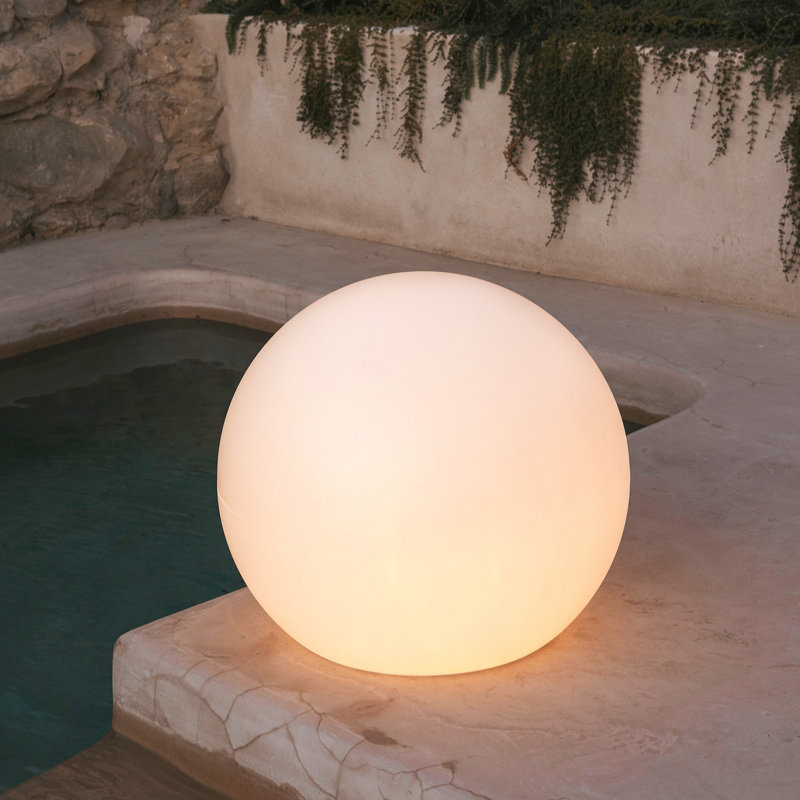 Globe terrestre 31 po à DEL à énergie solaire