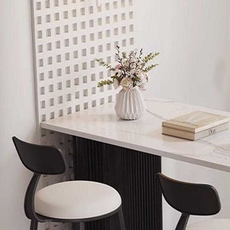 Robyn, Black, 41.3"H x 62.9"L x 19.6"W