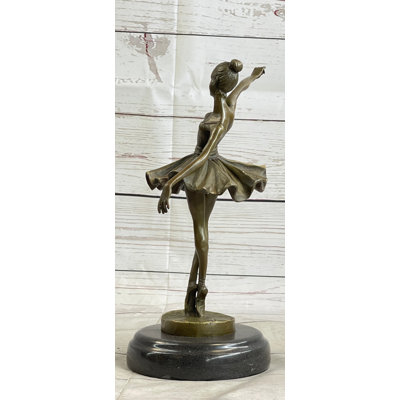 Figurine de ballerine gracieuse Britanni