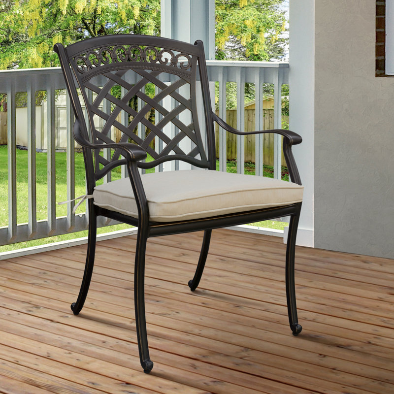 Chaise de patio avec coussin Ingram