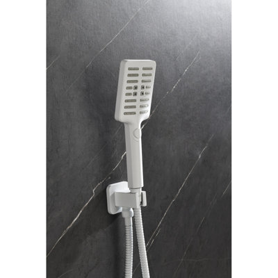 Système de douche avec pomme de douche, douche à main, barre coulissante, jets de corps, bras de douche, tuyau, garniture de valve et poignées à levier