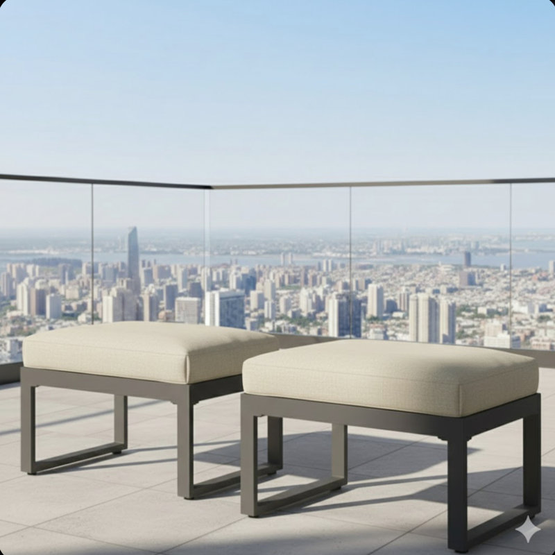 De 2 repose-pieds de patio en aluminium de 26 po d'épaisseur, coussins beiges épais, structure noire résistante aux intempéries, balcon, porche
