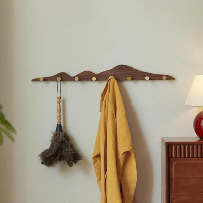 Elegant and sturdy hangers for wall hanging, made of walnut wood, with 8 hooks, brass hooks, moisture-proof wax coating, suitable for home use