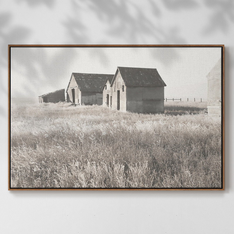 Neutre grange, reproduction sur toile, H 27 po x l 41 po x P 2 po, Noyer
