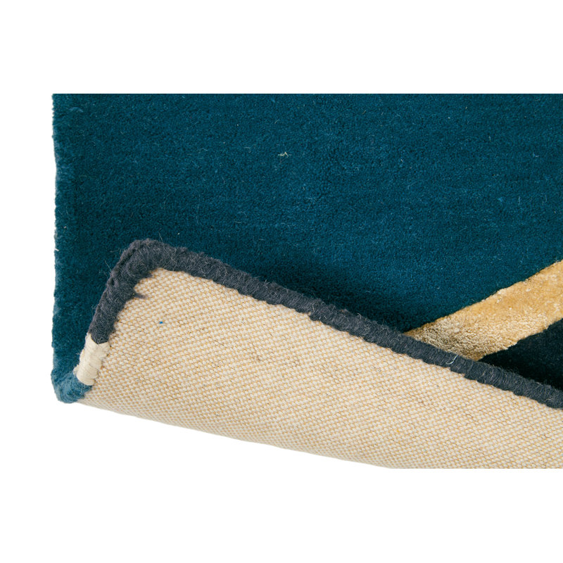Hand Tufted Area Rug in Red/Blue, Rectangle 4'7" x 6'7"