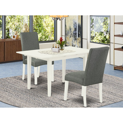 L'ensemble 3 pièces de table et chaises de cuisine comprend une table de salle à manger rectangulaire avec rallonge papillon et 2 chaises Parsons en tissu gris, 32 x 54 pouces, lin blanc