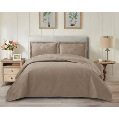 Floral Bedspread with Pillow Shams Included