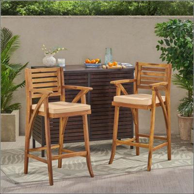Élégant ensemble de tabourets de bar d'extérieur en bois d'acacia avec coussins résistants à l'eau pour une salle à manger confortable