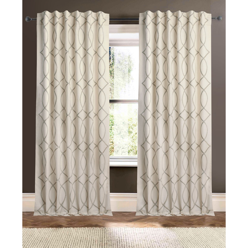 Glitz, 50" W x 110" L, Ivory