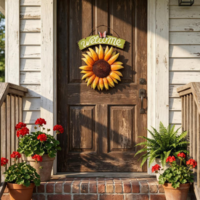Décoration murale rustique en métal de tournesol, art suspendu extérieur avec accent papillon pour porte d'entrée de patio