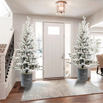 Arbre de Noël 3 pi avec base en pot, 70 lumières DEL blanc chaud, 365 pointes, branches en PE + PVC avec 7 pommes de pin